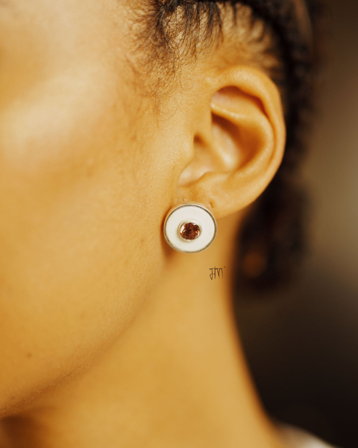 Sterling Silver Ostrich Eggshell Earrings with Garnetrfhjjhhjhjhhhhhhhhnm